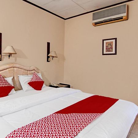 Oyo 92330 Hotel Rindu Sempadan Near Taman Wisata Rindu Sempadan Pekanbaru Eksteriør bilde