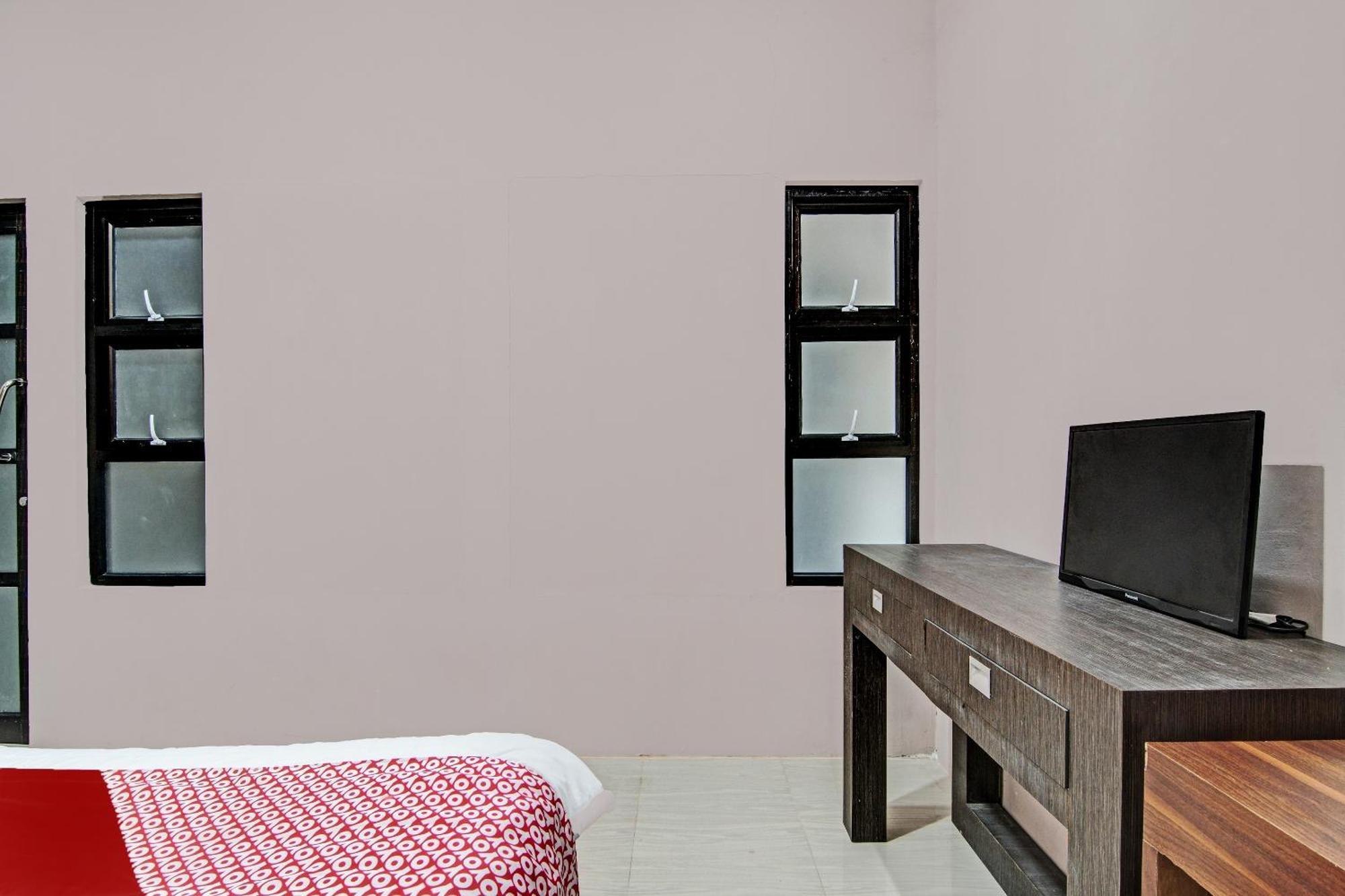 Oyo 92330 Hotel Rindu Sempadan Near Taman Wisata Rindu Sempadan Pekanbaru Eksteriør bilde