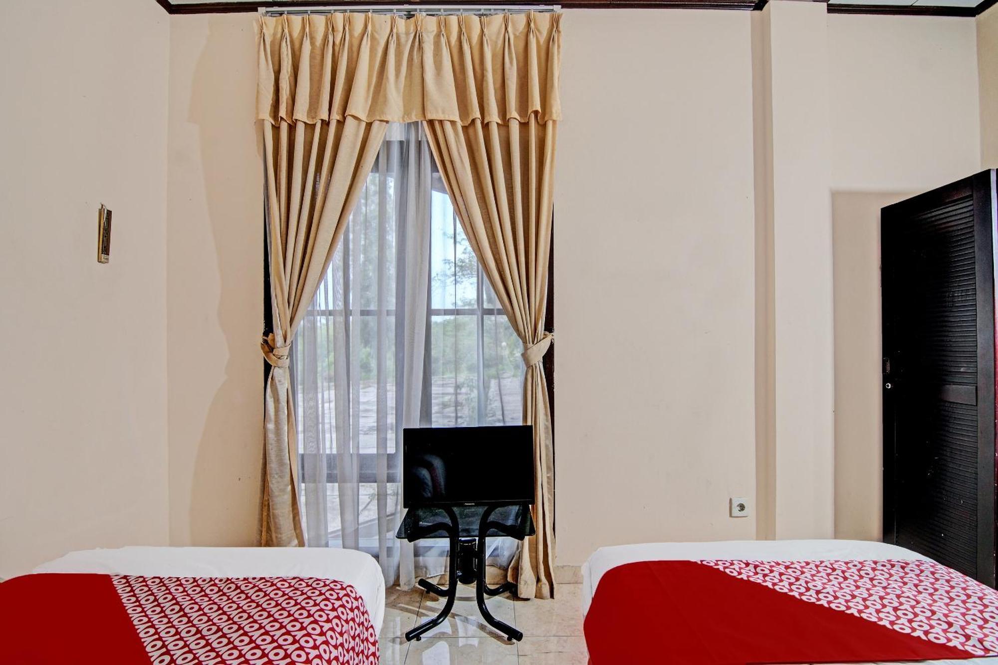 Oyo 92330 Hotel Rindu Sempadan Near Taman Wisata Rindu Sempadan Pekanbaru Eksteriør bilde