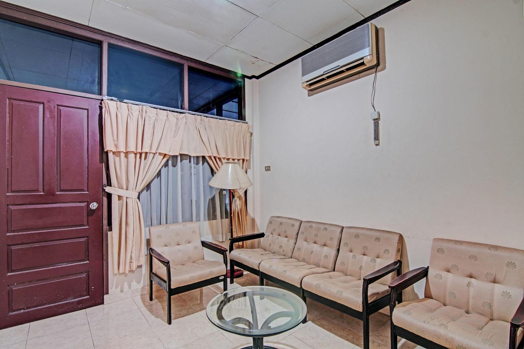 Oyo 92330 Hotel Rindu Sempadan Near Taman Wisata Rindu Sempadan Pekanbaru Eksteriør bilde